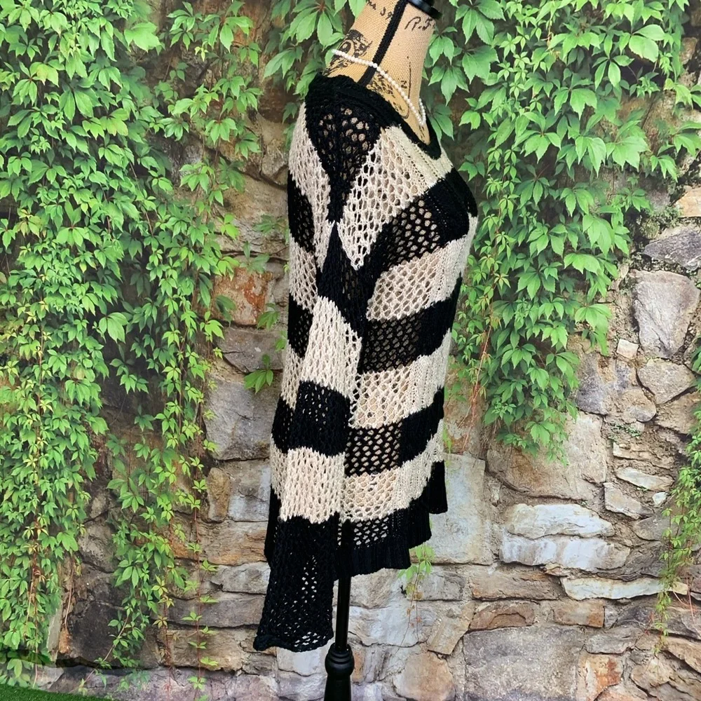 ROMEO & JULIET COUTURE Lightweight Tan and Black Open Crochet Striped Sweater, M